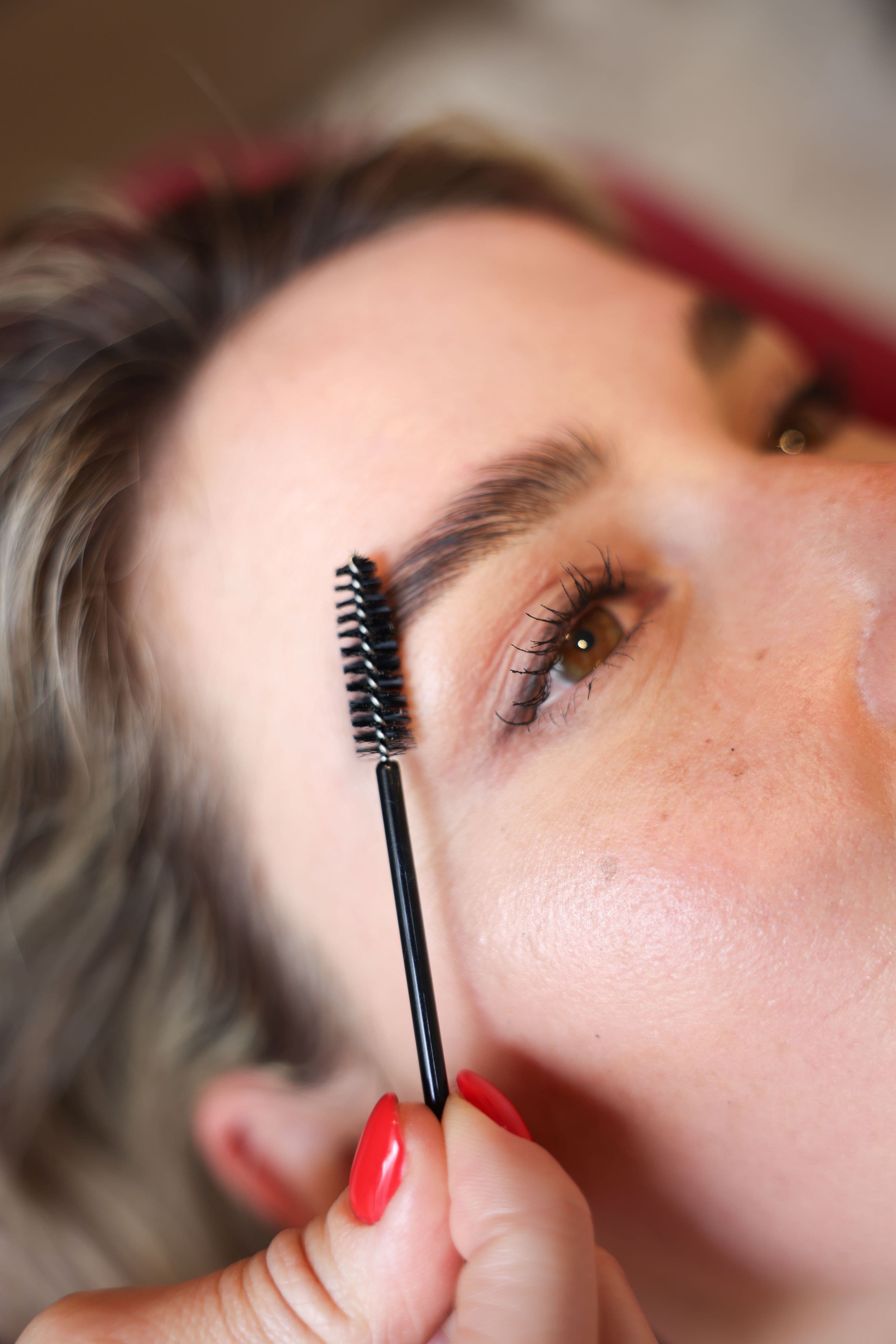 Hybrid Brows wenkbrauwbehandeling — vollere gedefinieerde wenkbrauwen met hybride verf